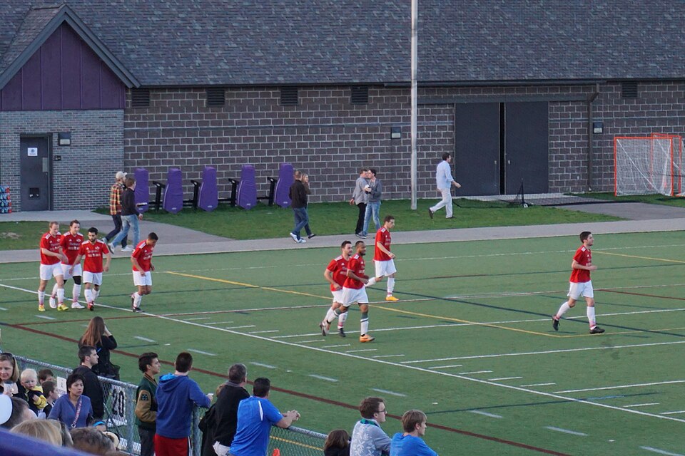 Pizarra táctica con esquema de presión y coberturas