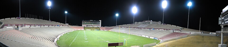 Vista panorámica nocturna del Estadio Barradão